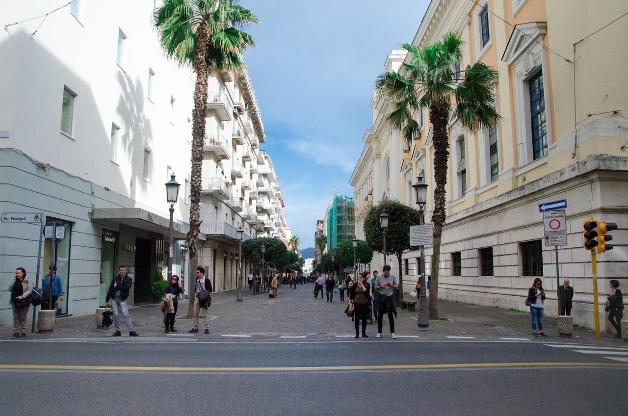 B&B L'Incrocio Salerno Bagian luar foto